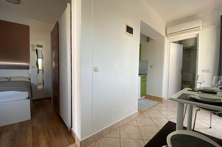 Appartement Apartment mit einem kleinen Wohn- und Essbereich