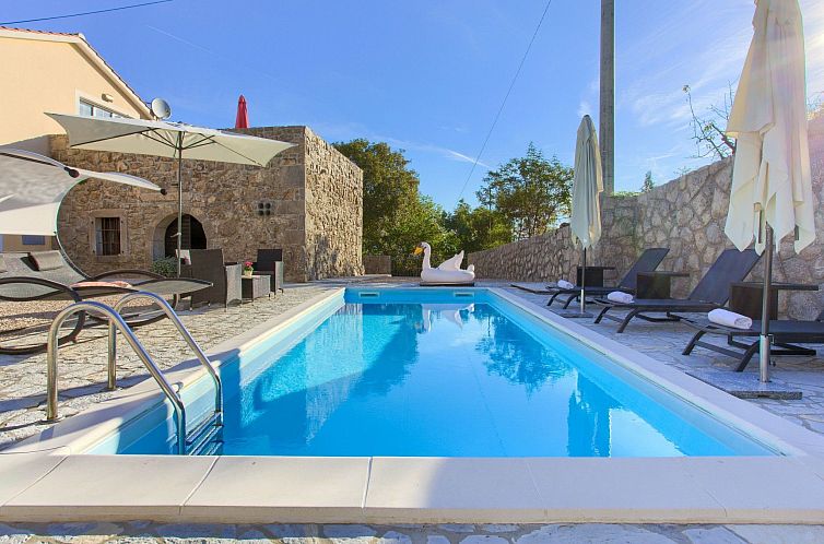 Vakantiehuis "Villa Vrh" mit eigenem Pool