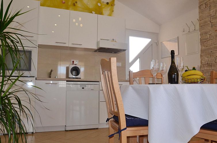 Appartement in Krk mit Privatparkplatz