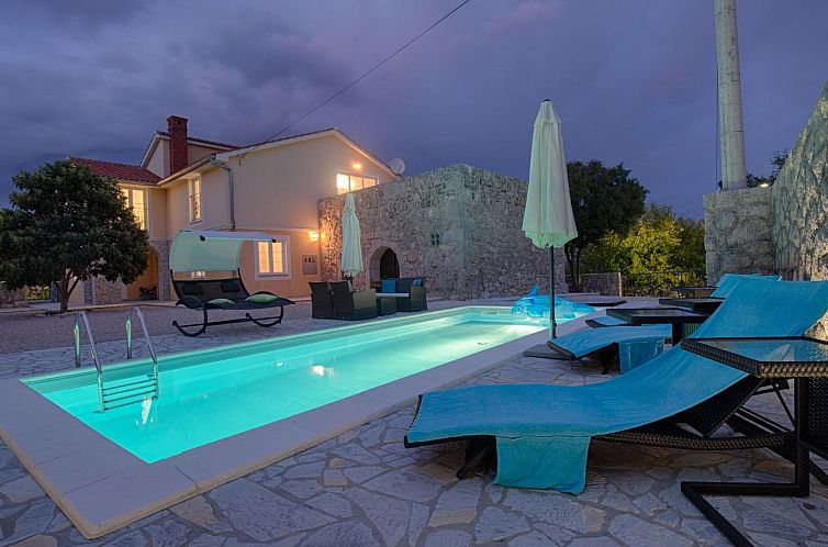 Vakantiehuis Luxuriöse Villa mit Pool, großem mediterranen