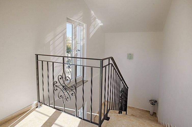 Vakantiehuis Luxuriöse Villa mit Pool, großem mediterranen