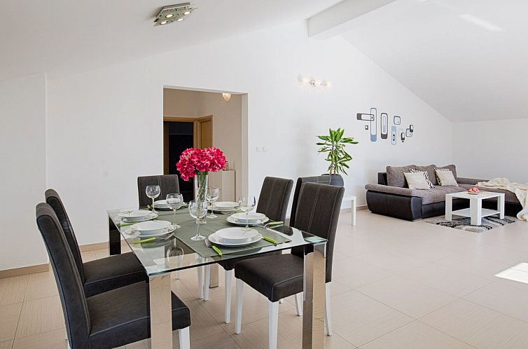 Vakantiehuis Luxuriöse Villa mit Pool, großem mediterranen
