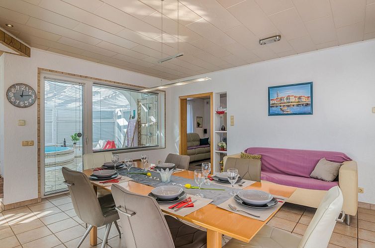 Vakantiehuis "Nika" mit privatem Pool