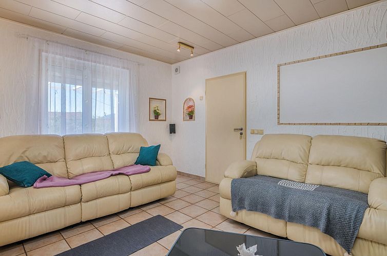 Vakantiehuis "Nika" mit privatem Pool