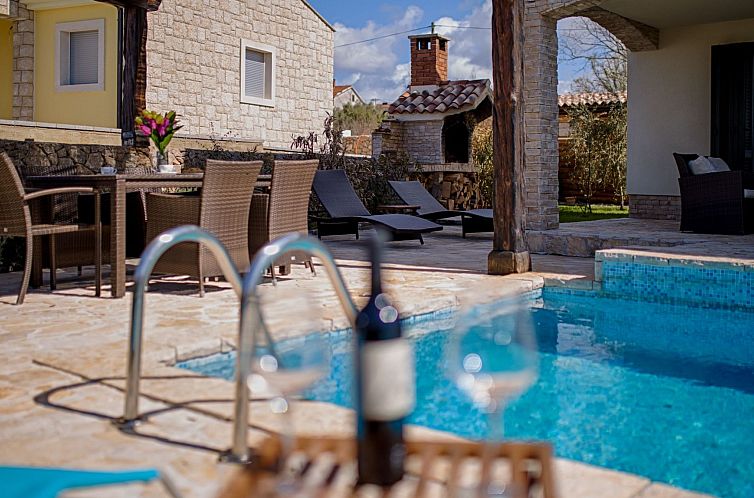 Vakantiehuis Villa "Oleandar" mit Schwimmbad und Meerblick