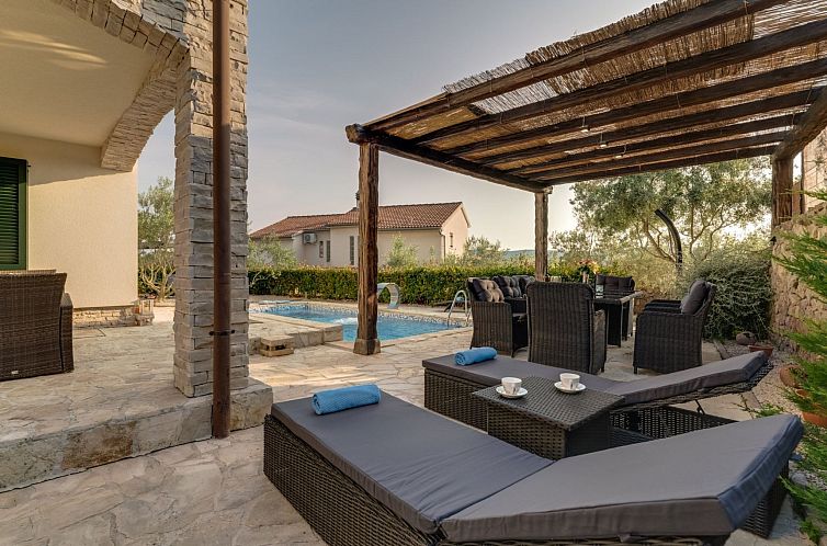 Vakantiehuis Villa "Oleandar" mit Schwimmbad und Meerblick