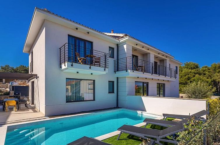 Vakantiehuis "Lana" mit Schwimmbad