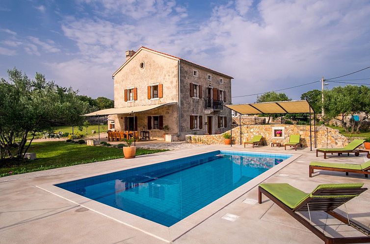 Vakantiehuis Villa mit Pool, Olivengarten und Meerblick