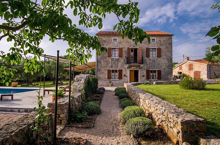 Vakantiehuis Villa mit Pool, Olivengarten und Meerblick