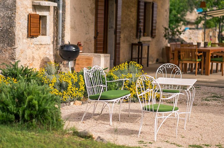 Vakantiehuis Villa mit Pool, Olivengarten und Meerblick