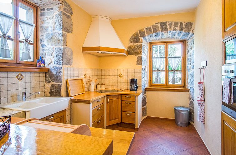 Vakantiehuis Villa mit Pool, Olivengarten und Meerblick