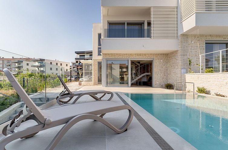 Vakantiehuis Neue moderne Villa "Smokva 1" mit Pool