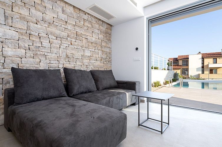 Vakantiehuis Neue moderne Villa "Smokva 1" mit Pool