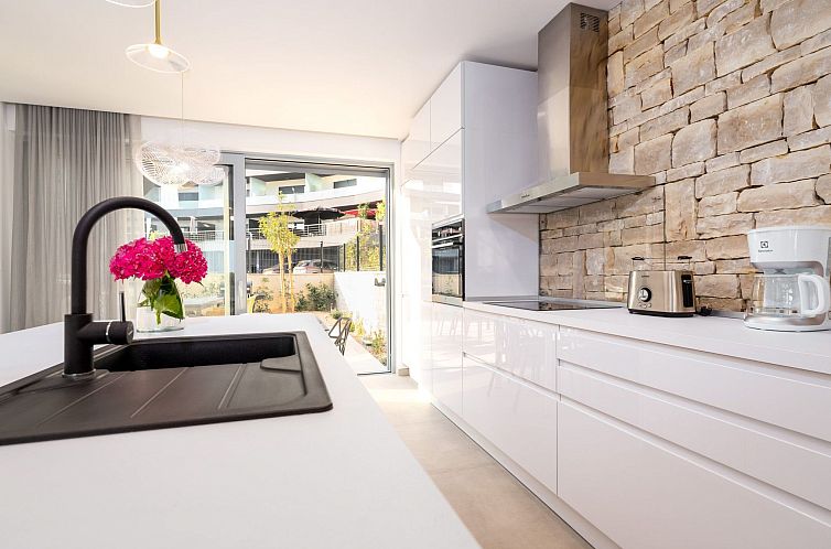 Vakantiehuis Neue moderne Villa "Smokva 1" mit Pool