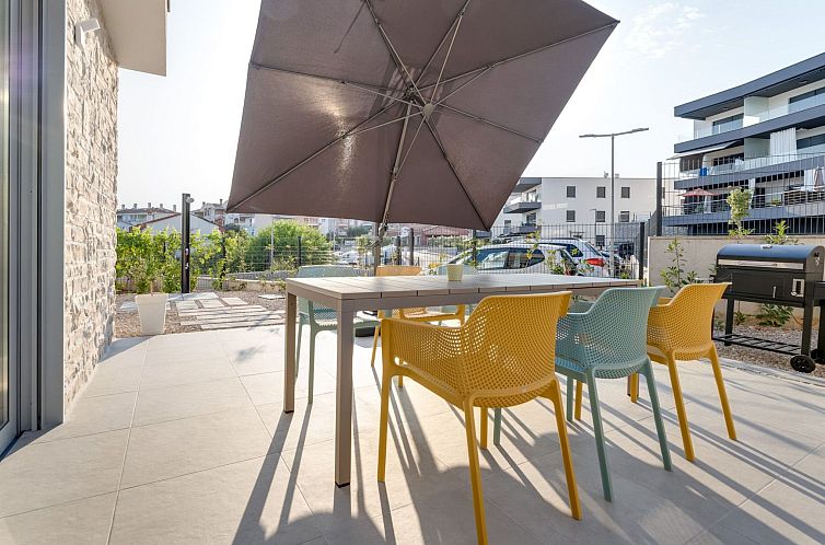 Vakantiehuis Neue moderne Villa "Smokva 1" mit Pool