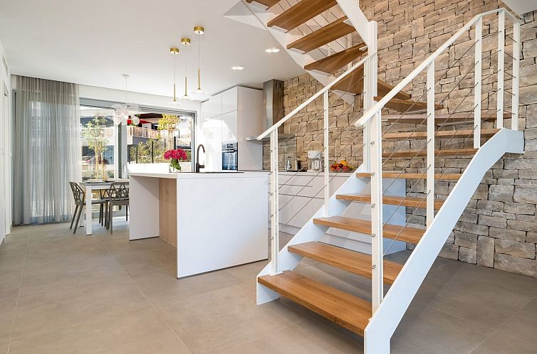 Vakantiehuis Neue moderne Villa "Smokva 1" mit Pool