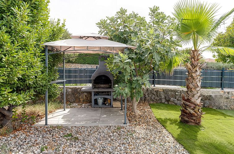 Vakantiehuis Schöne neue Villa mit Pool in Strandnähe