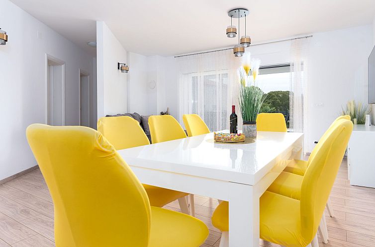 Vakantiehuis Schöne neue Villa mit Pool in Strandnähe