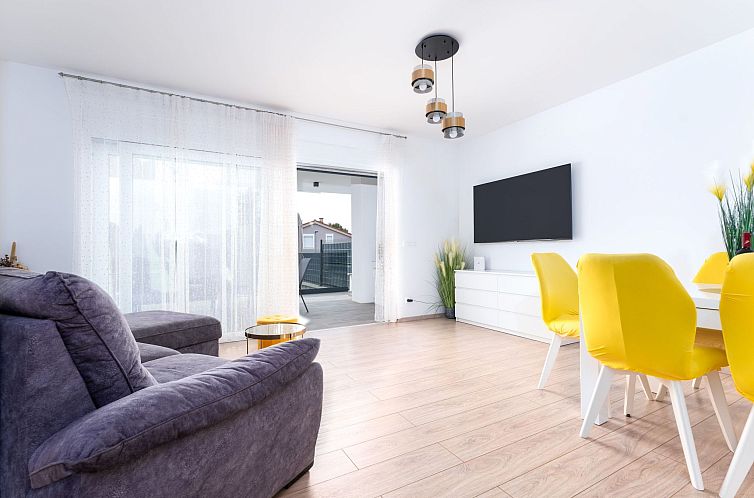 Vakantiehuis Schöne neue Villa mit Pool in Strandnähe