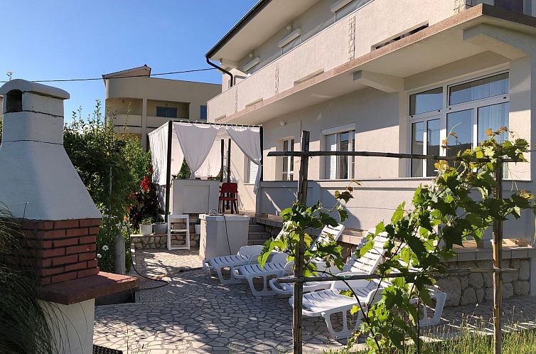 Appartement Erdgeschosswohnung mit Terrasse für sechs Perso