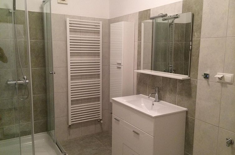 Appartement Erdgeschosswohnung mit Terrasse für sechs Perso