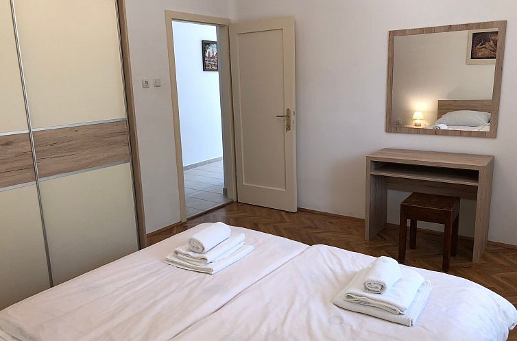 Appartement Erdgeschosswohnung mit Terrasse für sechs Perso