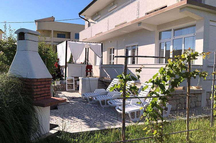 Appartement Erdgeschosswohnung mit Terrasse für sechs Perso
