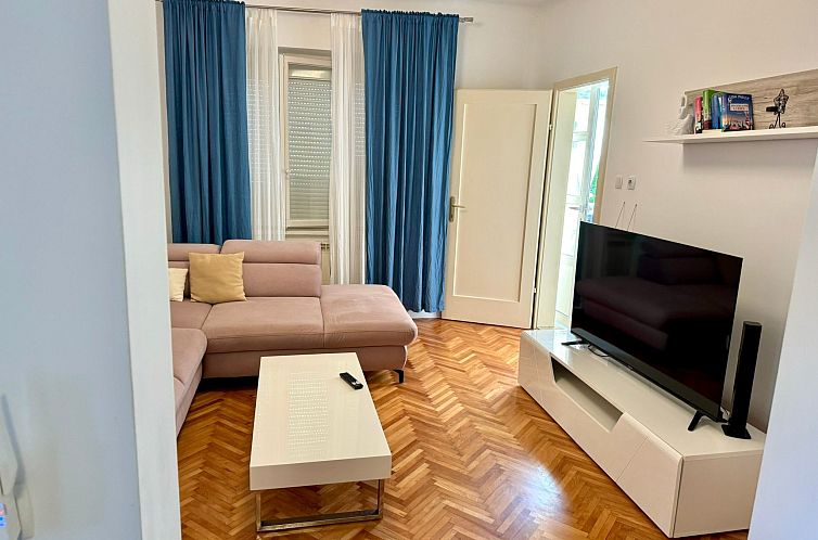 Appartement Erdgeschosswohnung mit Terrasse für sechs Perso