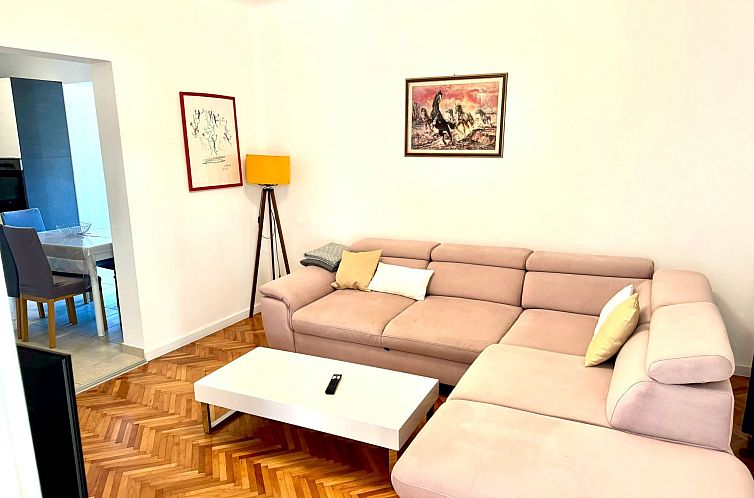Appartement Erdgeschosswohnung mit Terrasse für sechs Perso