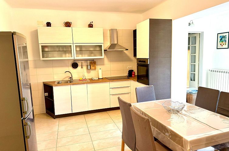 Appartement Erdgeschosswohnung mit Terrasse für sechs Perso