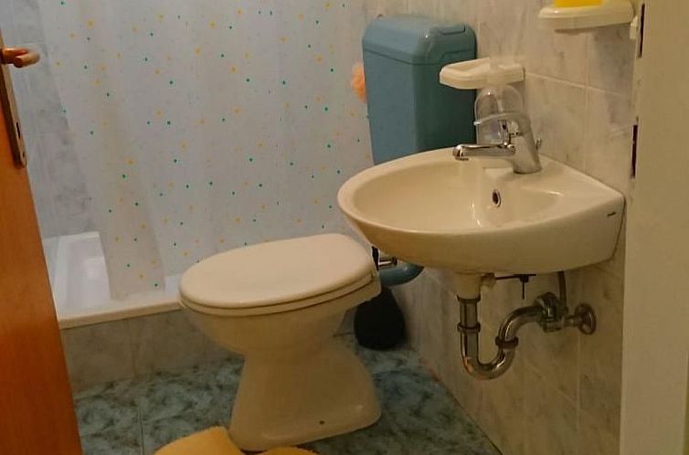 Appartement in Kampor mit Privatparkplatz