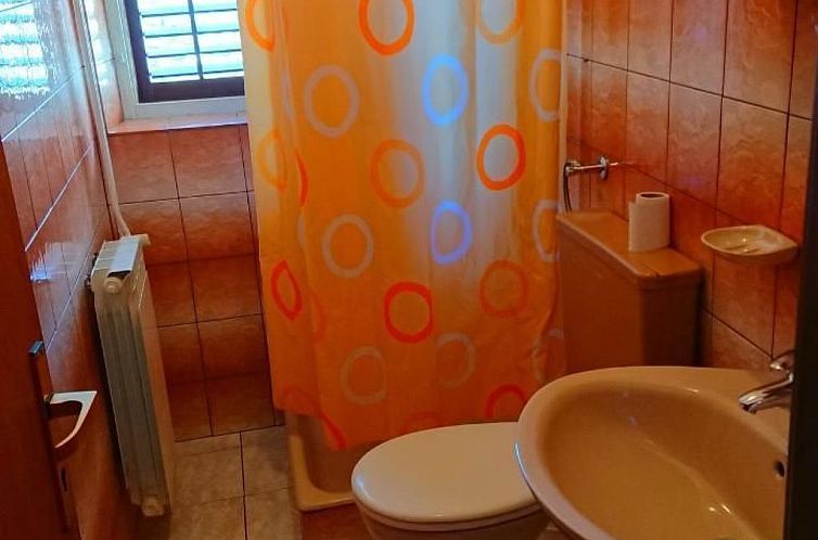Appartement in Kampor mit Privatparkplatz