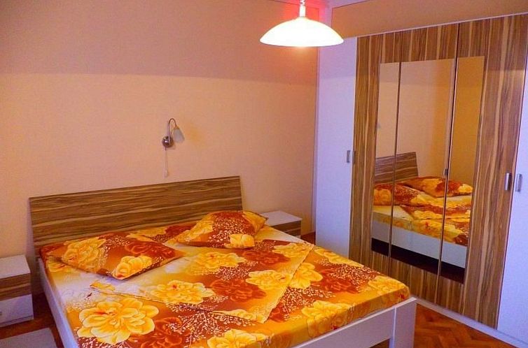 Appartement in Kampor mit Privatparkplatz