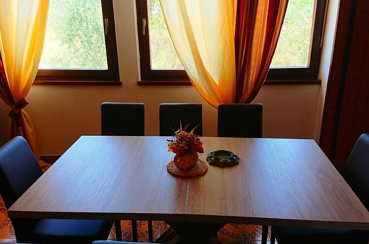 Appartement in Kampor mit Privatparkplatz