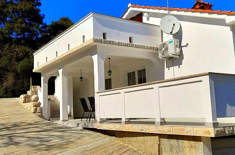 Vakantiehuis in Kampor mit Privatparkplatz