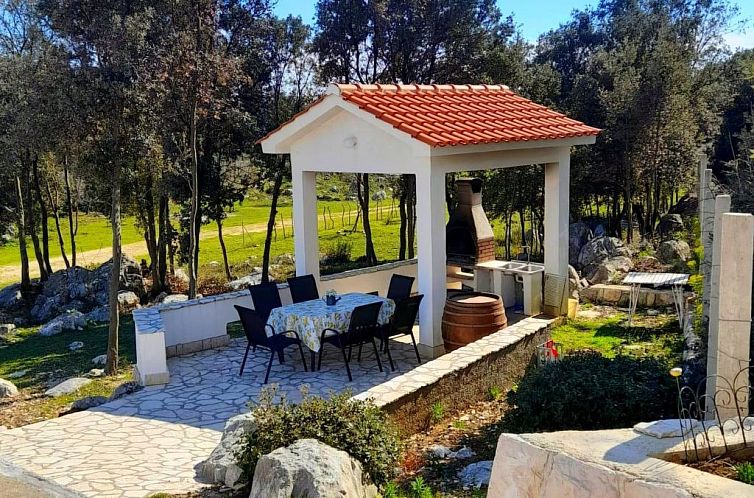 Vakantiehuis in Kampor mit Privatparkplatz