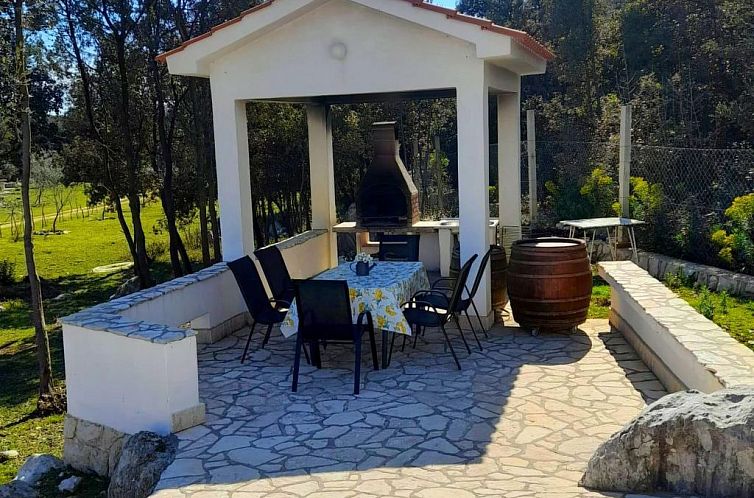 Vakantiehuis in Kampor mit Privatparkplatz