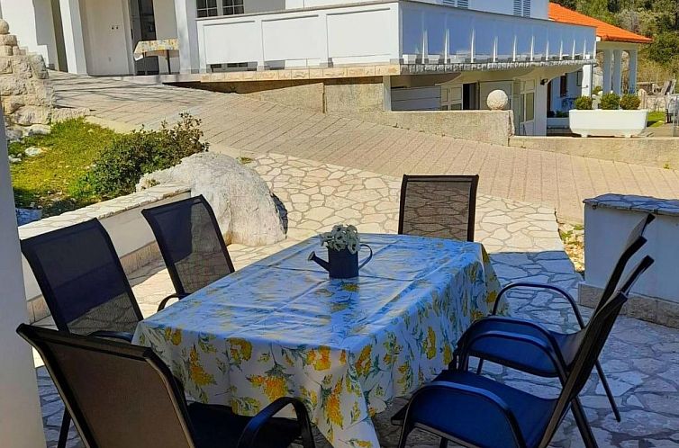 Vakantiehuis in Kampor mit Privatparkplatz