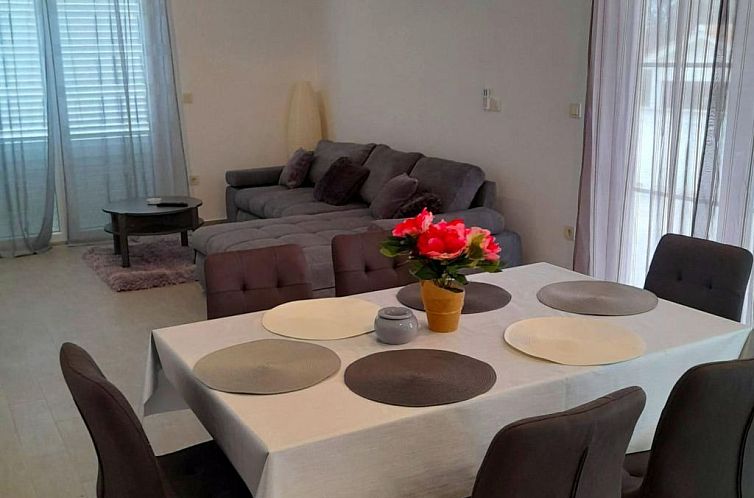 Vakantiehuis in Kampor mit Privatparkplatz