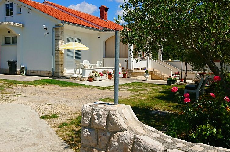 Guest house 1048530 - Apartment Kvarner - Appartement Appartement in Kampor