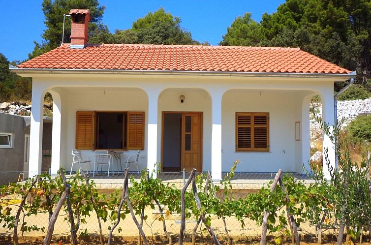 Guest house 1048533 - Holiday property Kvarner - Vakantiehuis Fantastisches Haus nur 700m vom Strand entfernt