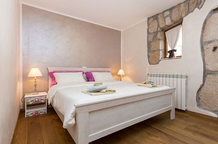 Vakantiehuis Geräumiges Ferienhaus in Brseč mit Privatem P