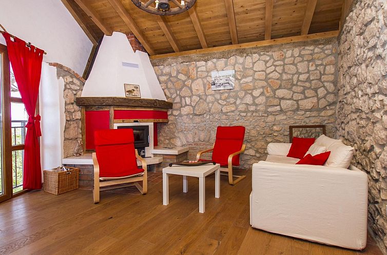 Vakantiehuis Geräumiges Ferienhaus in Brseč mit Privatem P