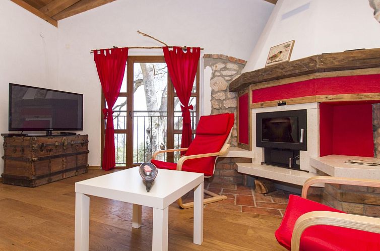 Vakantiehuis Geräumiges Ferienhaus in Brseč mit Privatem P