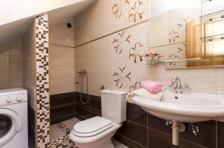 Vakantiehuis Geräumiges Ferienhaus in Brseč mit Privatem P