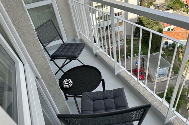 Appartement Fiorino Apartment-Studio Rijeka mit Balkon