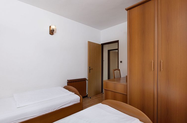 Appartement schöne Wohnung "Apartman Mira 1" mit Terrasse