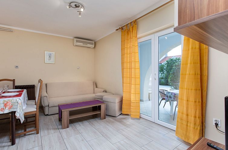 Appartement schöne Wohnung "Apartman Mira 1" mit Terrasse