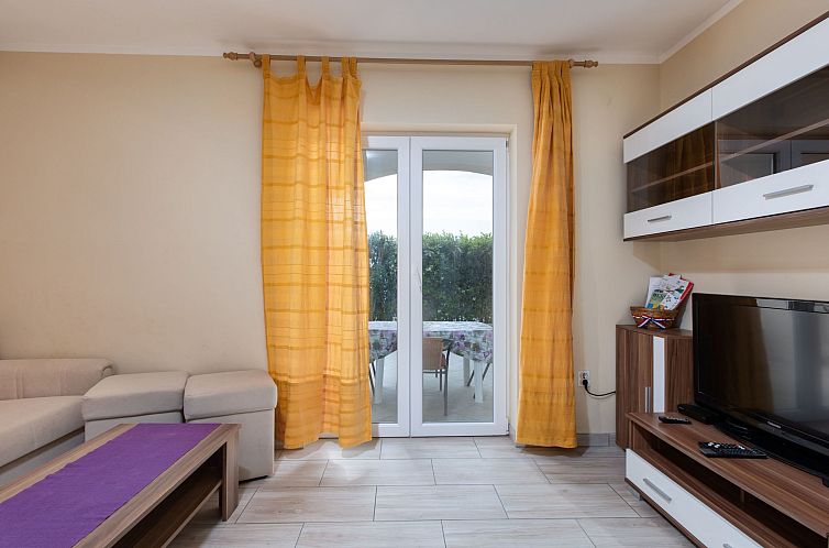 Appartement schöne Wohnung "Apartman Mira 1" mit Terrasse