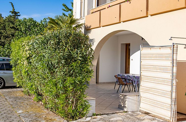 Appartement schöne Wohnung "Apartman Mira 1" mit Terrasse